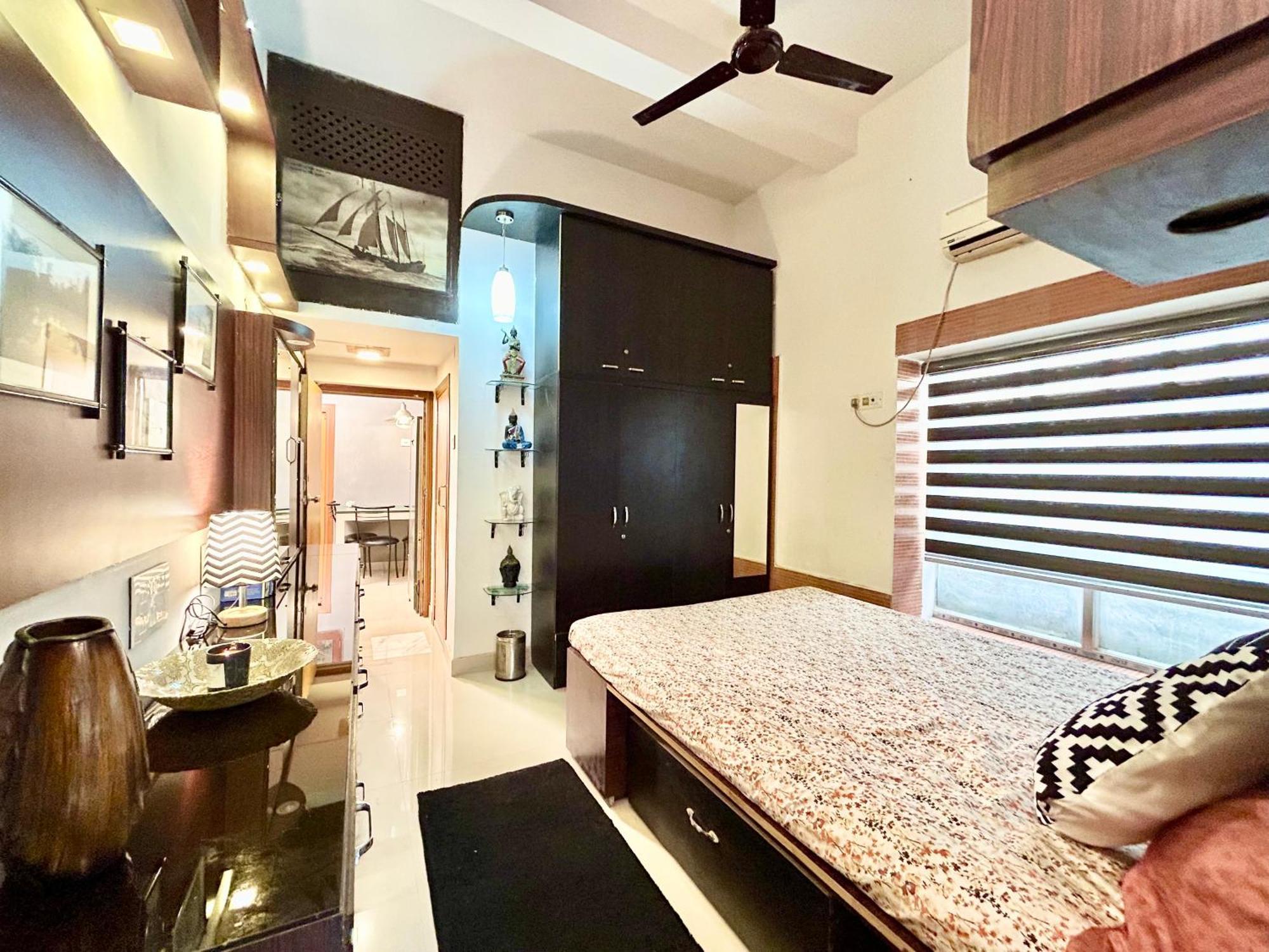Aristocratic 3bhk Near Eastern Metropolitan Club, Santoshpur Apartment *